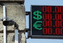 Фото - Экономист Разуваев предсказал курс доллара выше 70 рублей к концу года