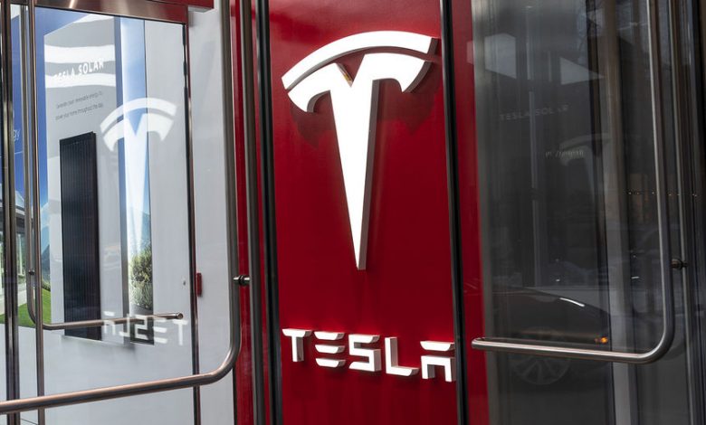 Фото - Обрушение акций Tesla совпало с постом Маска о плане по Украине